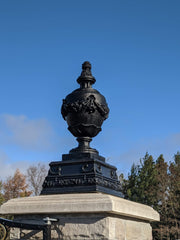 Gardenstone Meridian Pedestal